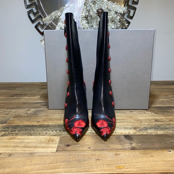 Alexander Mcqueen Ankle Boot w/Floral Embroidery - Picture 5 of 8